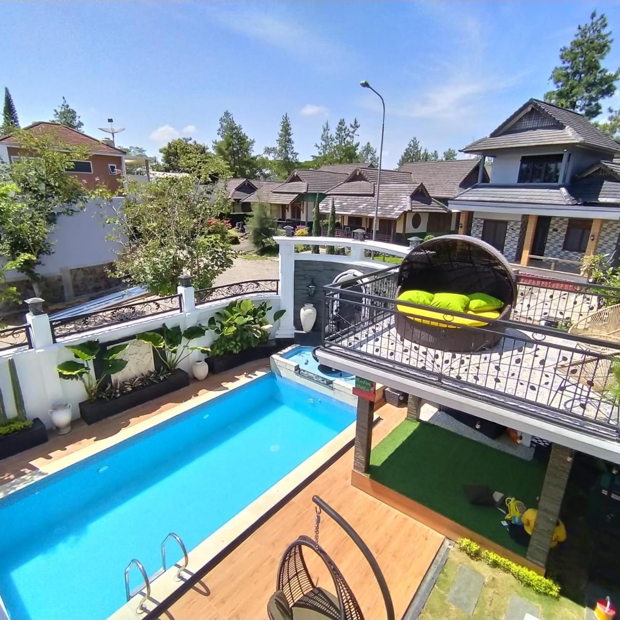 Villa Kota Bunga Malini 7 Cinengangirang Ngoại thất bức ảnh